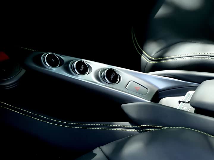 Photo 4 - Ferrari F8