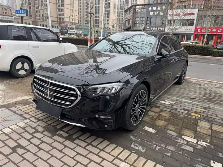 Фото 1 - Mercedes-Benz E-Class