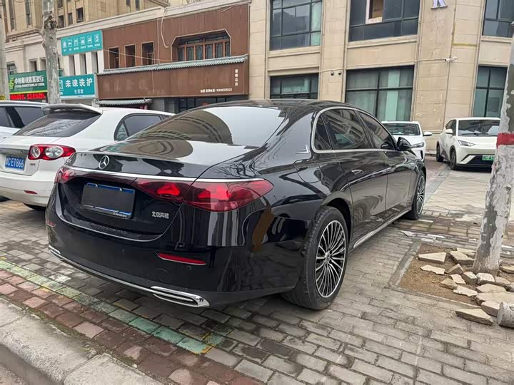 Фото 3 - Mercedes-Benz E-Class