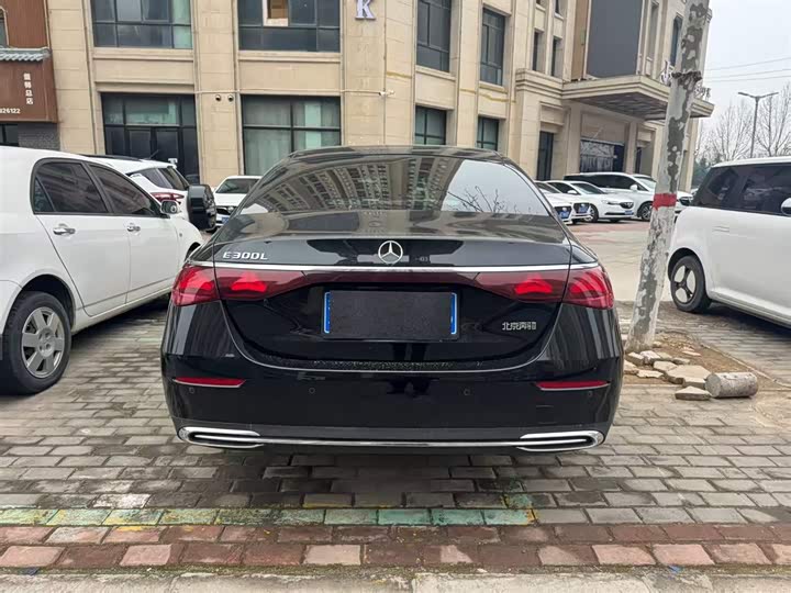 Фото 5 - Mercedes-Benz E-Class