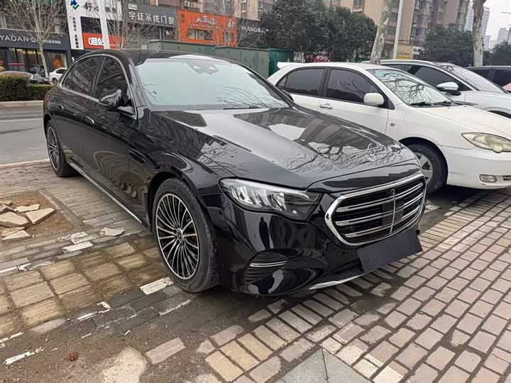 Фото 6 - Mercedes-Benz E-Class