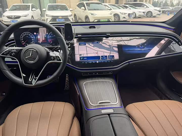 Фото 7 - Mercedes-Benz E-Class