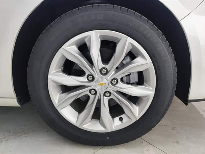 Фото 6 - Chevrolet Malibu XL