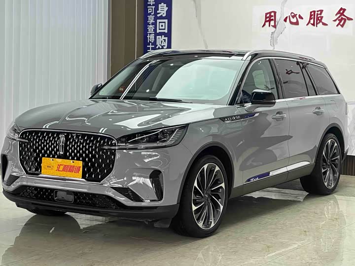 Фото 1 - Lincoln Aviator