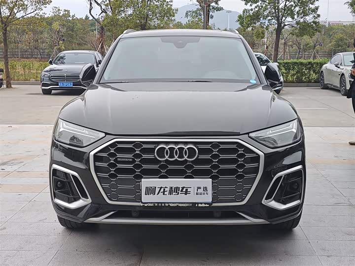 Фото 2 - Audi Q5L