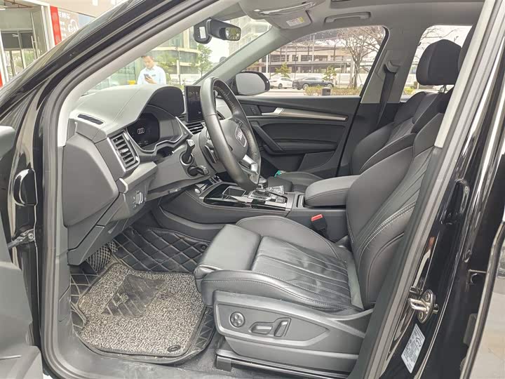 Фото 4 - Audi Q5L