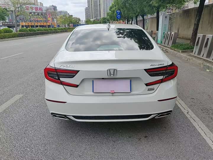 Фото 2 - Honda Accord