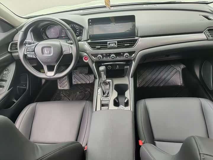 Фото 5 - Honda Accord