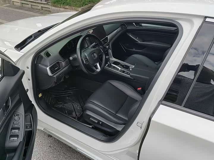 Фото 7 - Honda Accord