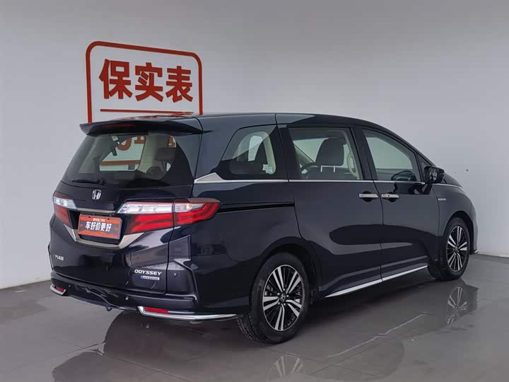 Фото 2 - Honda Odyssey