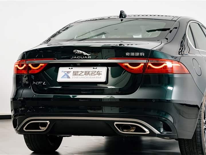 Фото 8 - Jaguar XF L