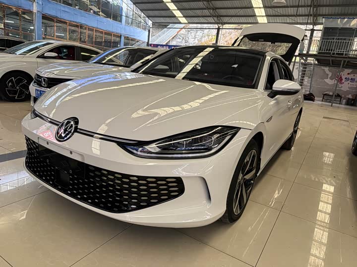 Фото 1 - Volkswagen Lamando L