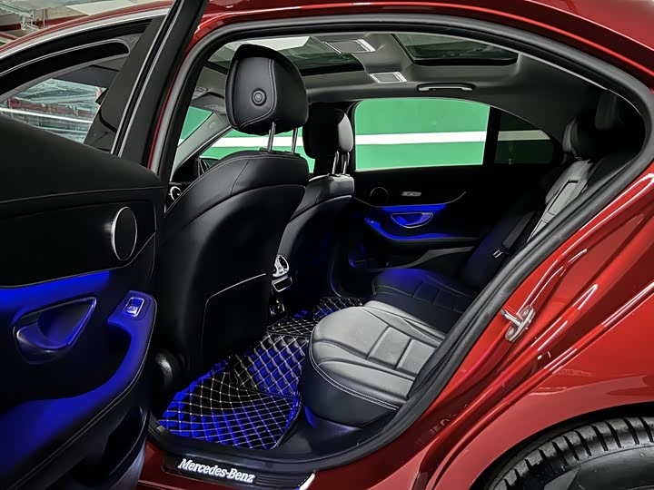 Фото 8 - Mercedes-Benz C-Class