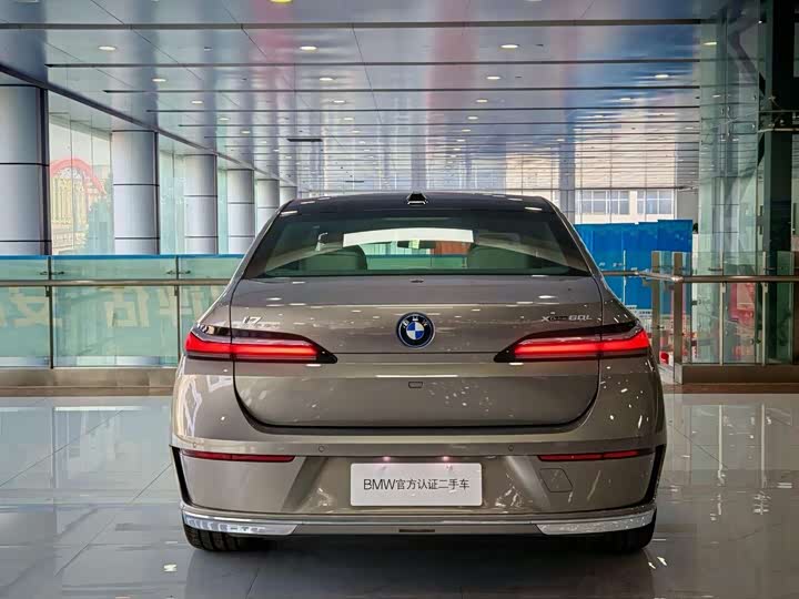 Фото 5 - BMW i7