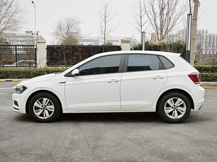 Фото 9 - Volkswagen Polo