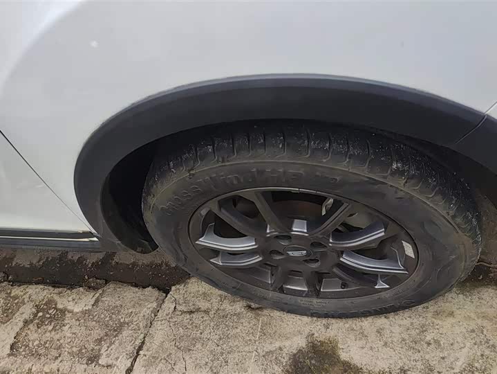 Photo 6 - Geely Vision X3