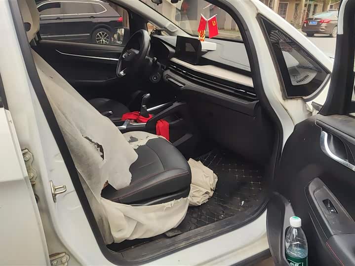 Photo 8 - Geely Vision X3