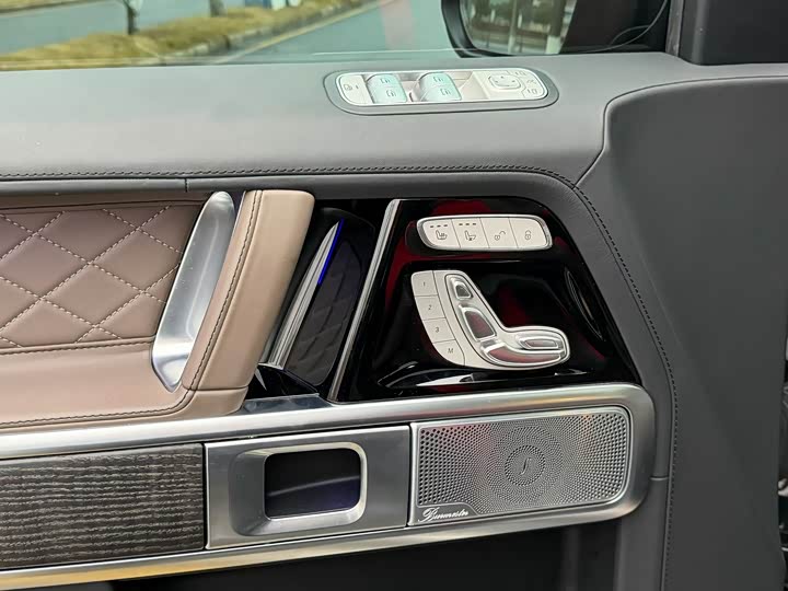 Photo 8 - Mercedes-Benz G-Class AMG