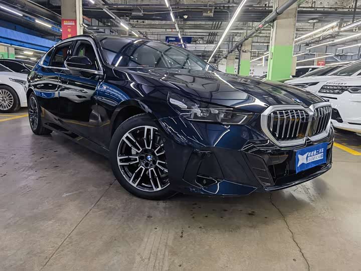 Фото 3 - BMW 5 Series