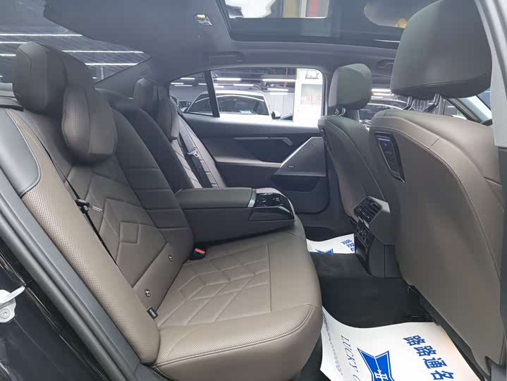 Фото 9 - BMW 5 Series