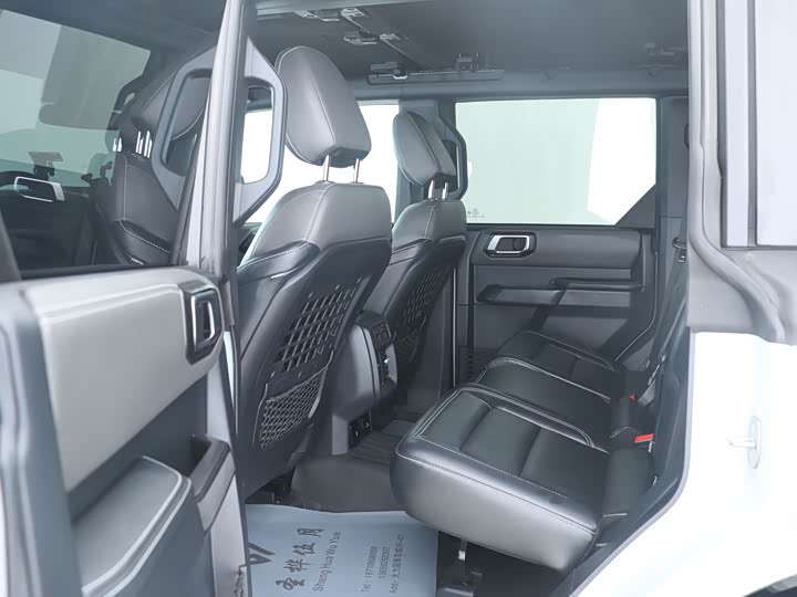 Фото 8 - Ford Bronco