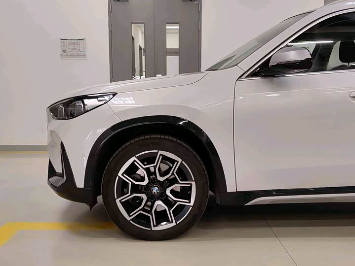Фото 2 - BMW X1