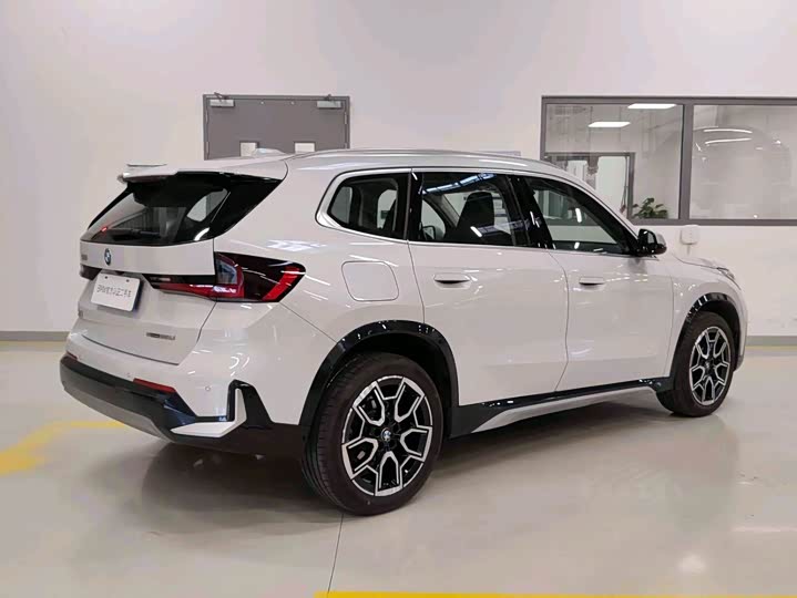 Фото 6 - BMW X1