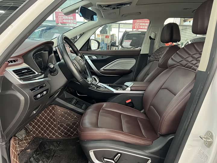 Фото 4 - Geely Jiaji