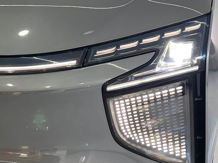 Фото 4 - HiPhi X