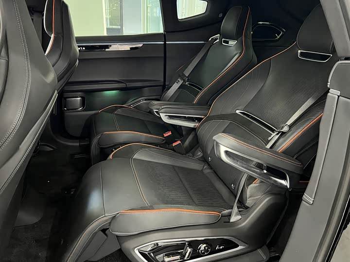 Фото 5 - HiPhi X