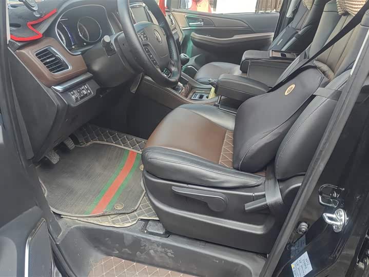 Фото 9 - Dongfeng Forthing M7