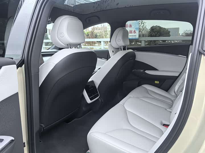 Фото 3 - XPeng G7