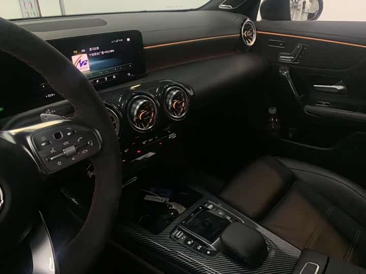 Photo 9 - Mercedes-Benz CLA-Class