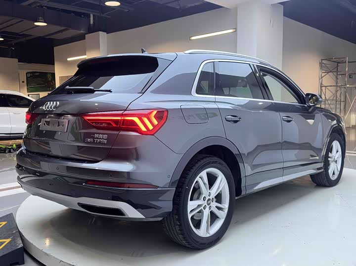 Фото 6 - Audi Q3