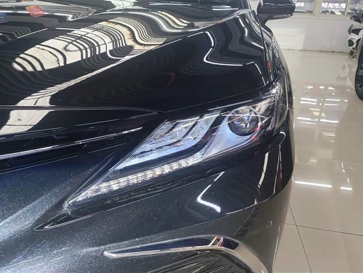 Фото 5 - Toyota Camry