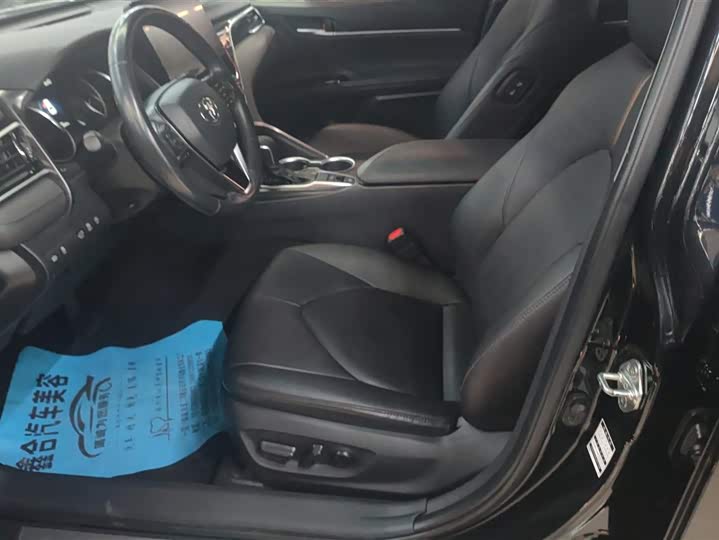 Фото 9 - Toyota Camry