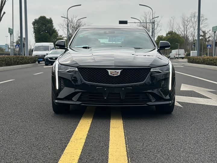 Фото 2 - Cadillac CT4