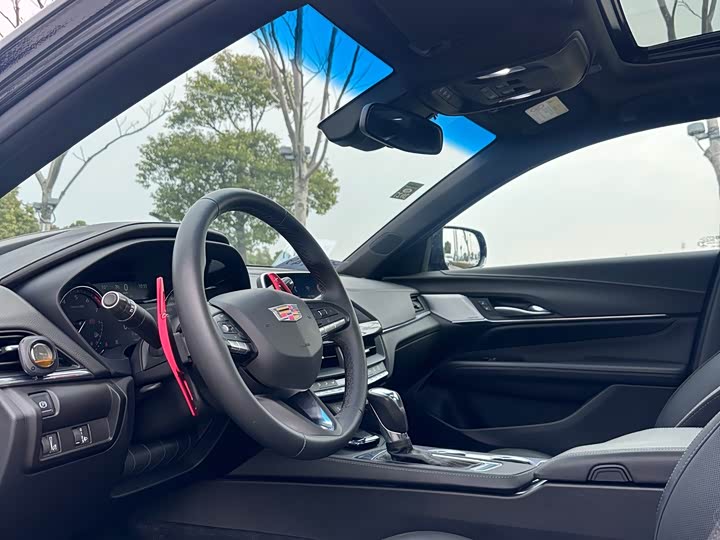 Фото 6 - Cadillac CT4