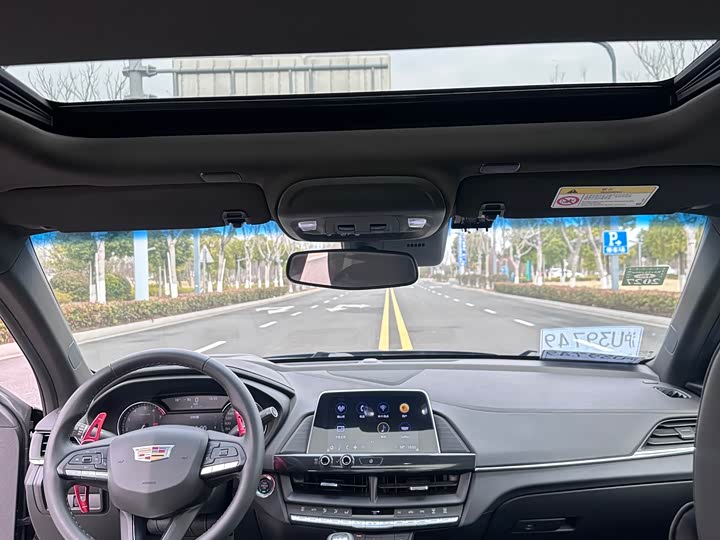 Фото 8 - Cadillac CT4