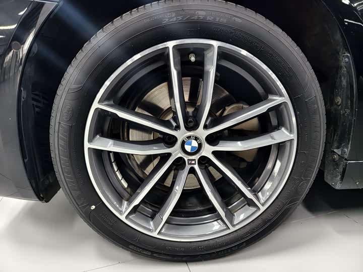 Фото 4 - BMW 5 Series