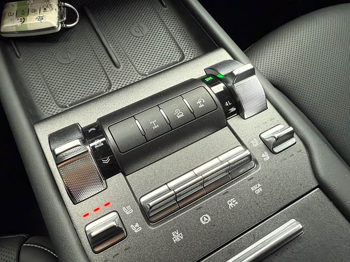 Фото 9 - Tank 300 Hybrid