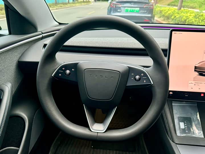 Фото 9 - Tesla Model 3