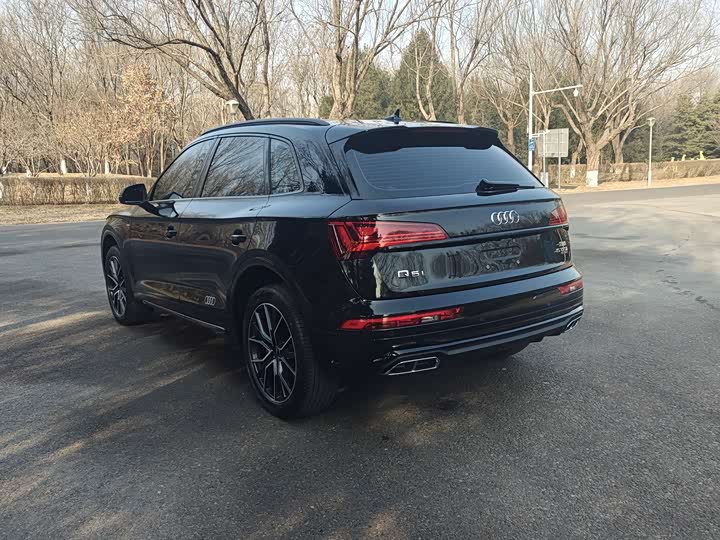 Фото 6 - Audi Q5L