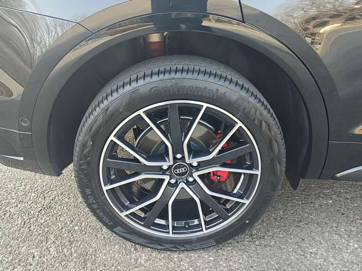 Фото 8 - Audi Q5L