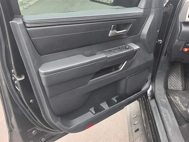 Фото 7 - Toyota bZ4X