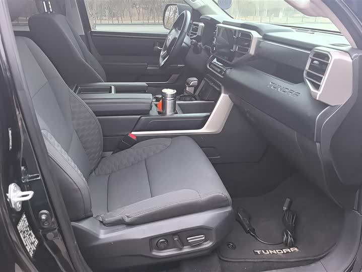 Фото 8 - Toyota bZ4X