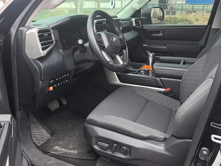 Фото 9 - Toyota bZ4X