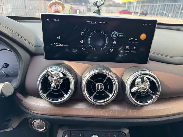 Фото 8 - Wey VV5