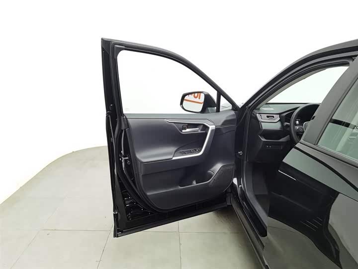 Photo 8 - Toyota Wildlander