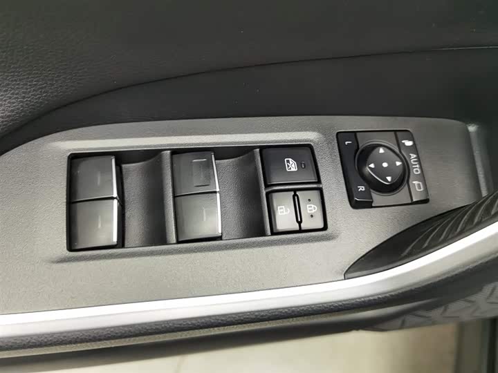 Photo 9 - Toyota Wildlander